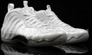 nike-air-foamposite-one-white-out_02